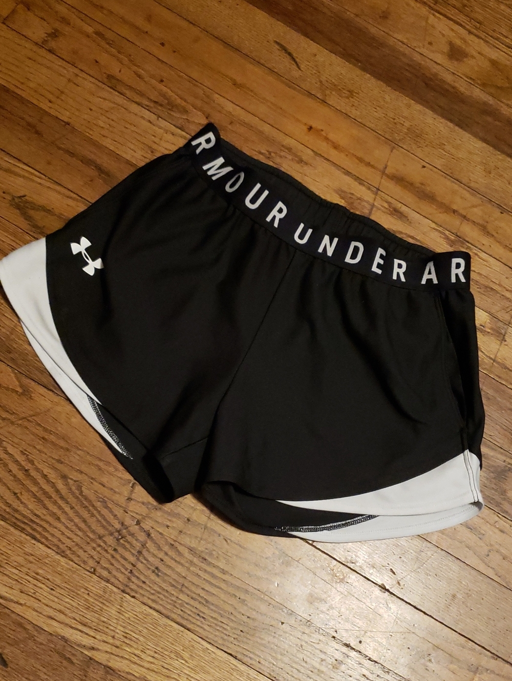Womens UA Athletic short size Xsmall